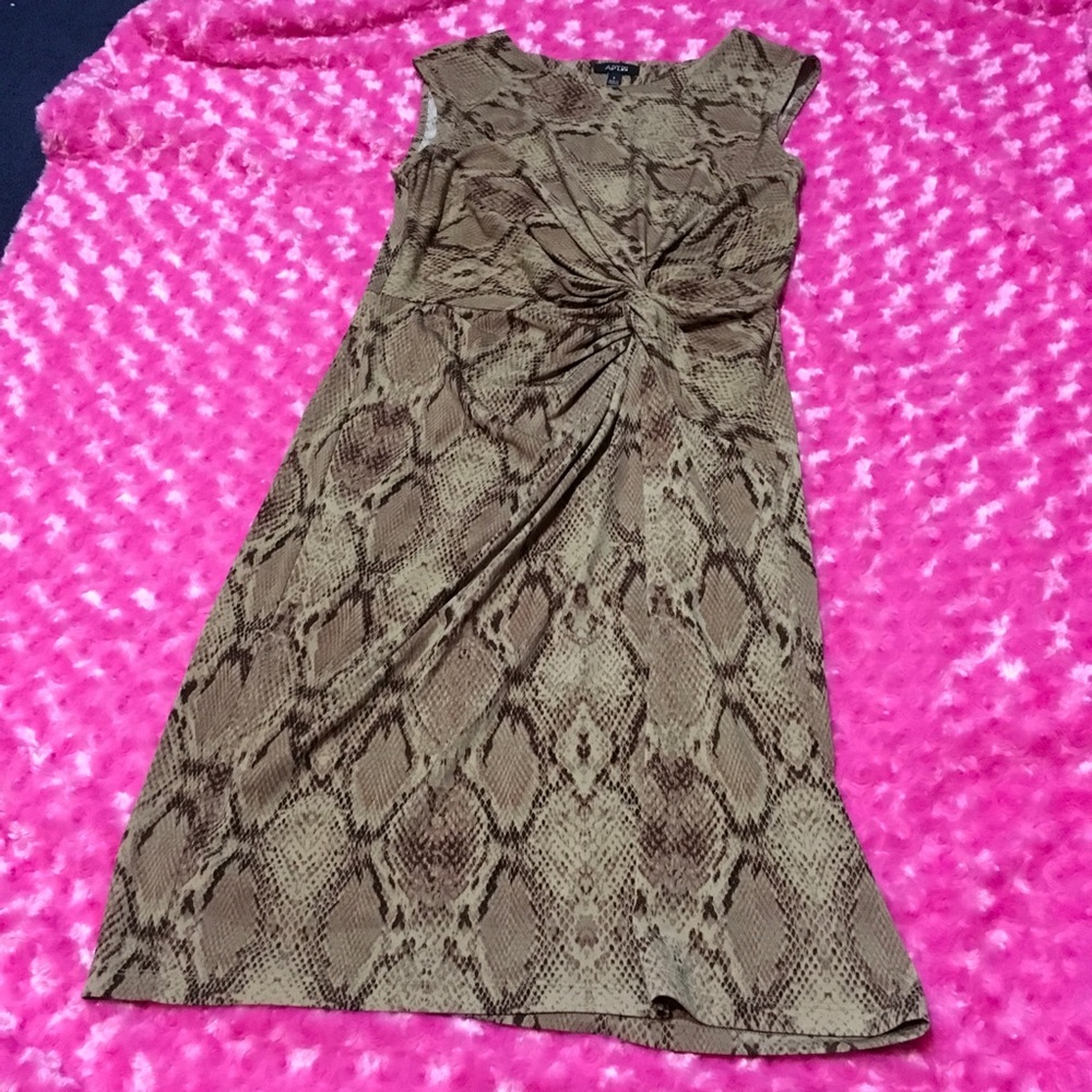 Apt9 Snake print Sz Small Sleeveless Fit Dress